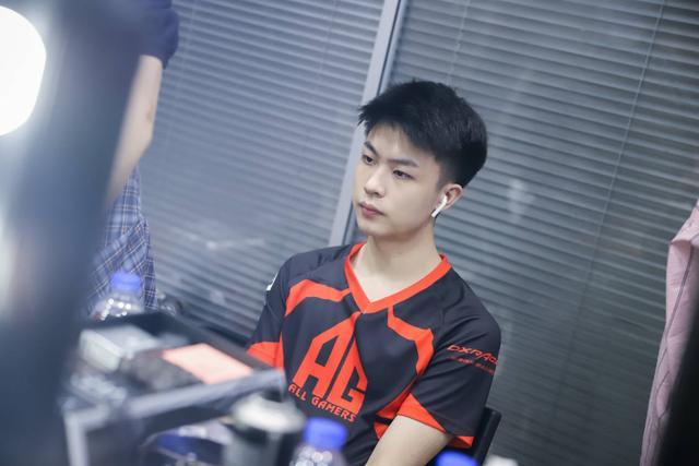 Top Esports 官方公告：打野选手 Tian 成为自由球员，正式断开联系