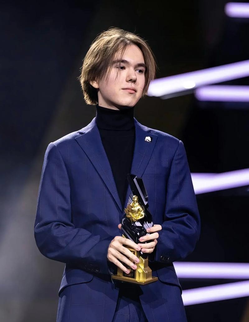 Invictus Gaming 官方博客：我们以完美的战绩晋级四分之一决赛！继续加油！